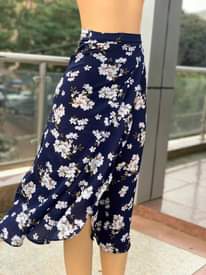 A picture of Rapper skirts 35 000 