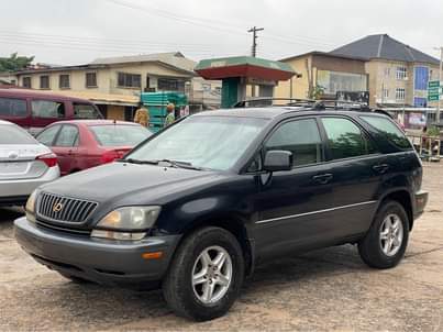 A picture of Clean used Lexus rx300