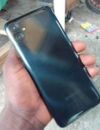 A picture of Samsung galaxy A04e