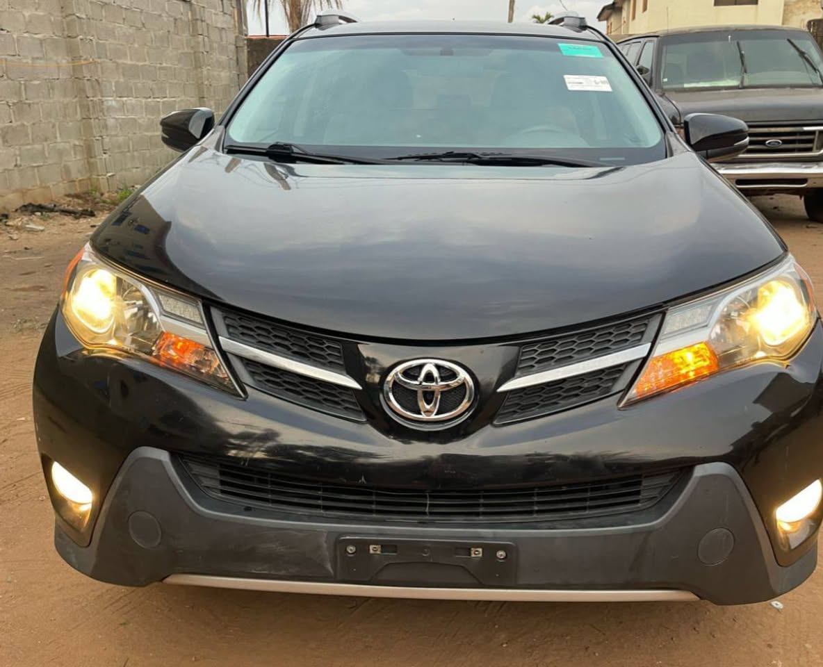 A picture of AWOOF DEAL Foreign Used 2016 Toyota RAV4 Absolutely Super Clean