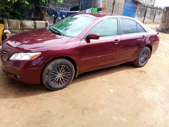 A picture of Toyota Camry v6