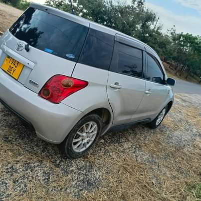 A picture of TOYOTA IST