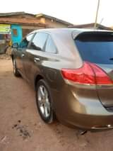 A picture of Toyota venzer 2010 model