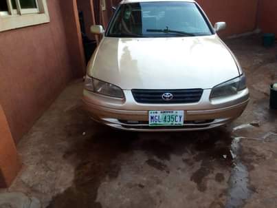 A picture of 1999 Toyota Camry 2 2