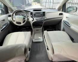 A picture of 2013 Toyota sienna