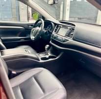A picture of Just landed 2014 Toyota Highlander to 2019 reverse camera power