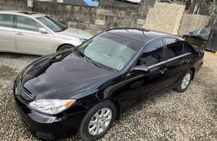 A picture of 2004 Toyota Camry