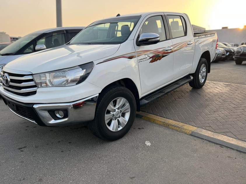 A picture of Toyota Hilux 2016 automatic petrol 4x4 Whatsupp 971566476127