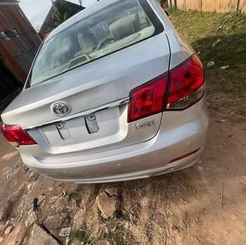 A picture of Toyota Yaris 2014 model with small engine v4