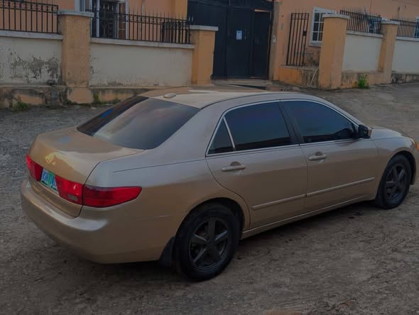 A picture of 2005 Honda accord