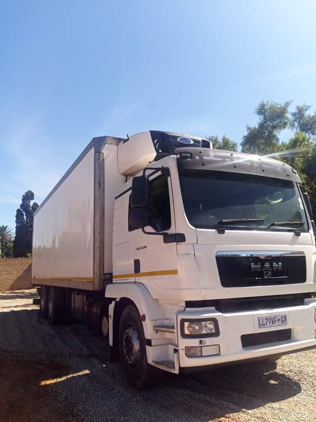 Trucks, T.