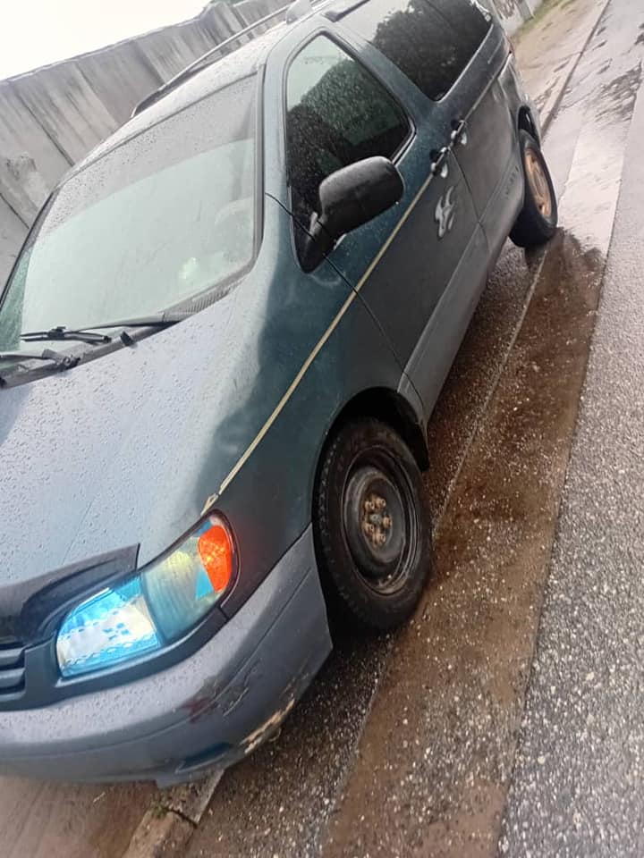 A picture of Two units of reg SIENNA