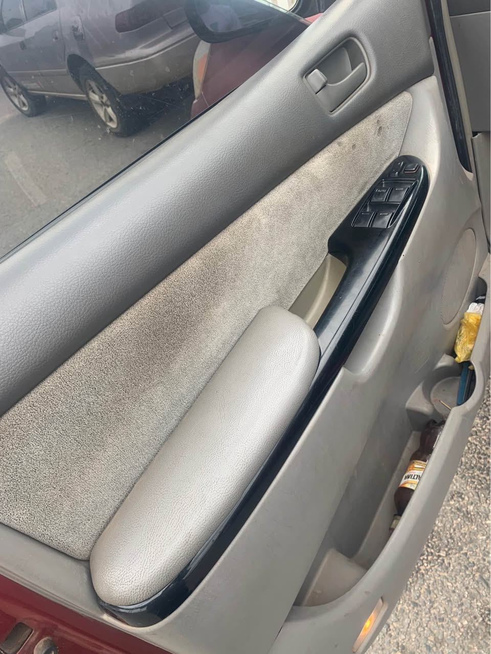 A picture of Toyota Siena 05