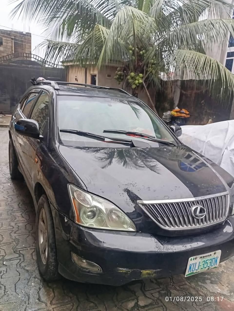 A picture of 2005 Lexus rx 330