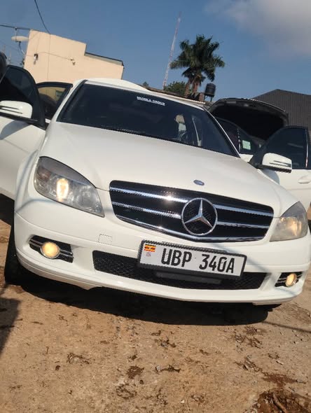 A picture of Mercedes Benz C200 2009 model