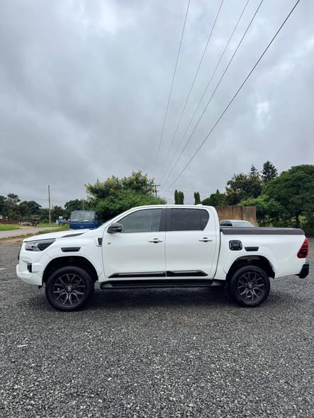 used toyota hilux