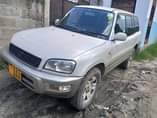 A picture of Rav4 Old Model