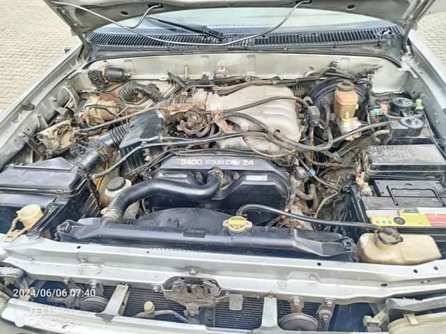 A picture of DEALER MARKET 2007 4runner party first body Untempered engine gear