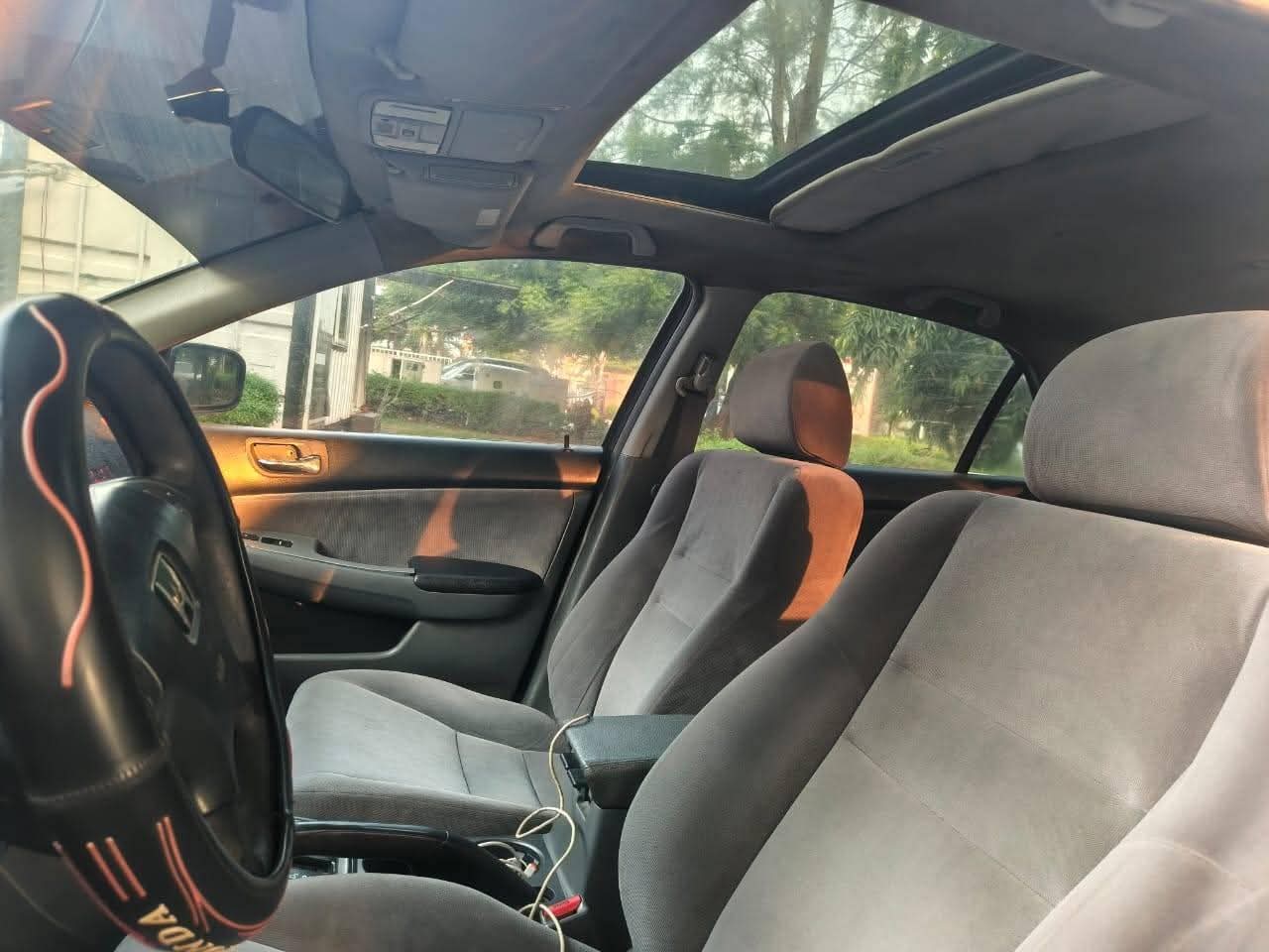 A picture of 2004 Honda accord