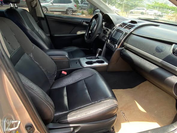 A picture of Toyota Camry SE 2004