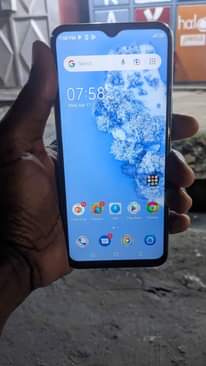 A picture of Tecno spark 8c GB 64