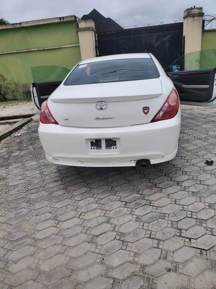 A picture of DISTRSS SALES 2004 IN PERFECT WORKING CONDITION EVERYTHING PERFECT 08063490227