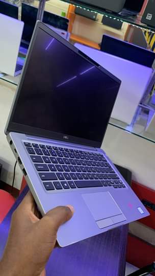 A picture of Dell latitude 7400