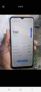 A picture of Iyo ni Samsung galaxy f42 ya 5g imenyooka wanao zijua