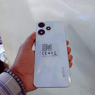 A picture of Infinix Hot 30 256GB Rom 16GB Ram Call me 0704870817