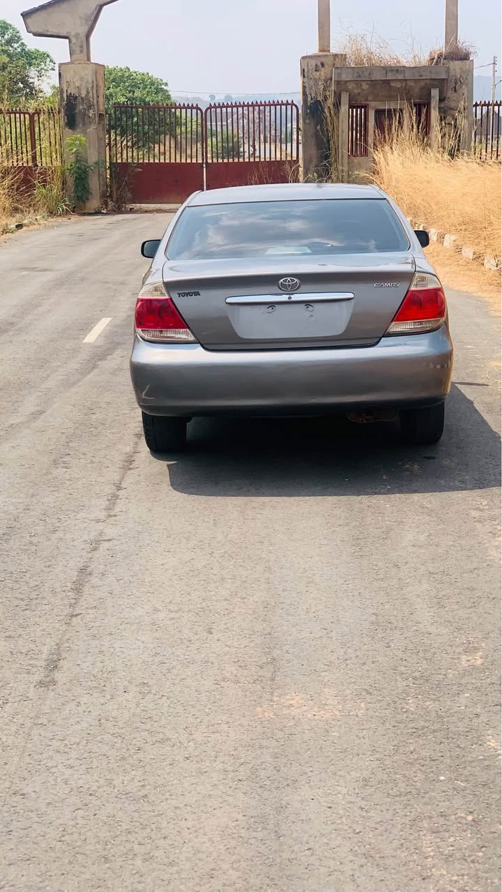 A picture of Camry 2004