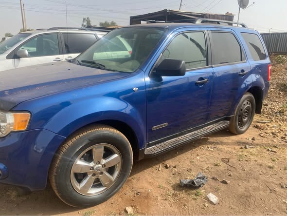 A picture of FORD ESCAPE