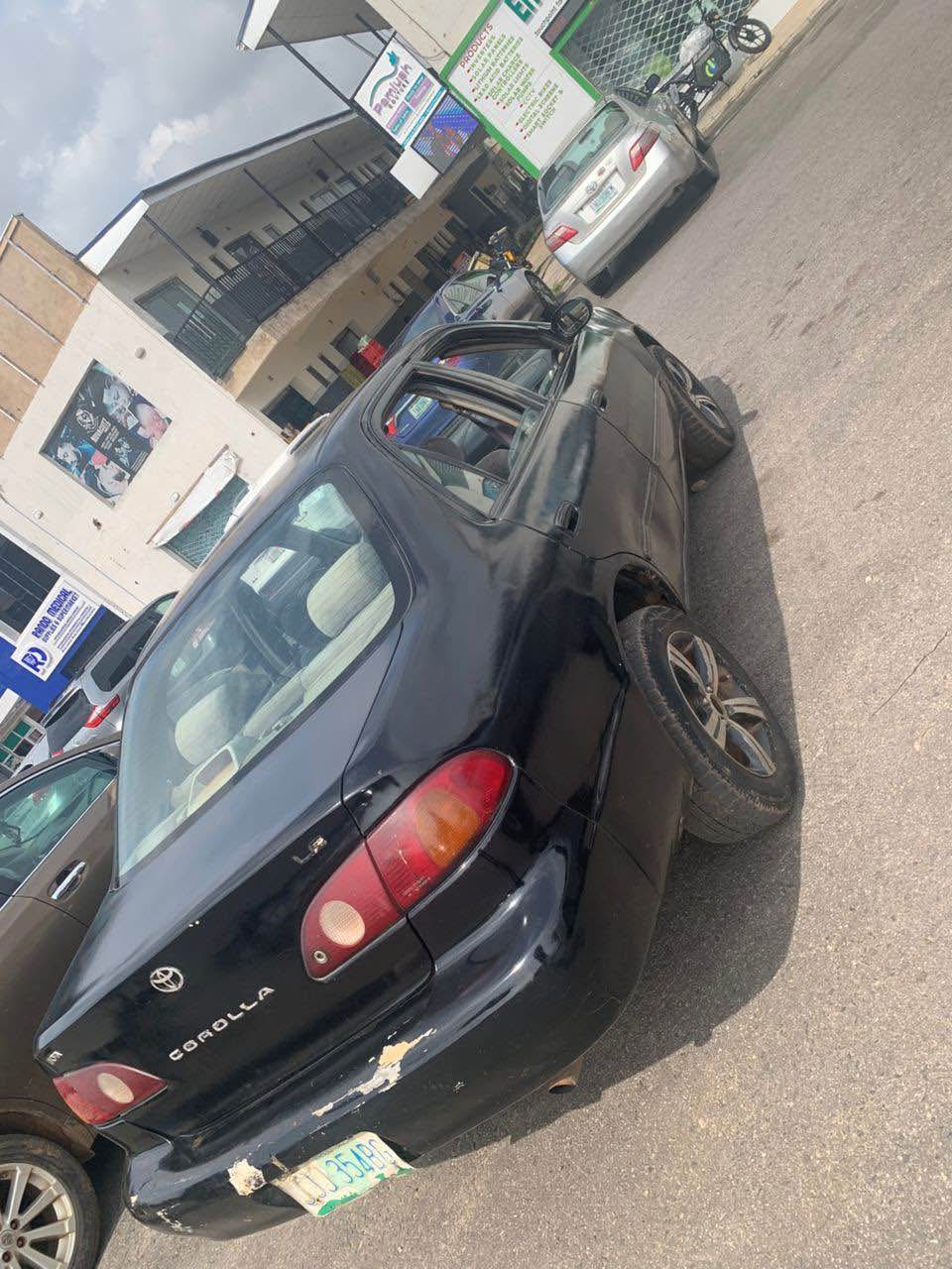 A picture of Toyota Corolla 2000