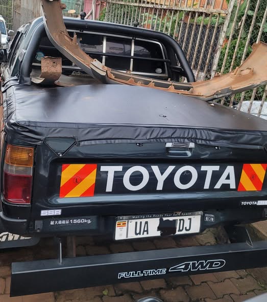 A picture of Hilux Pick Up Ordinary available 3L engine manual