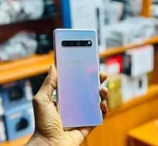A picture of SAMSUNG S10 5G