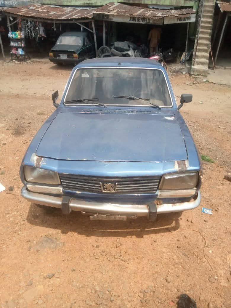 A picture of Peugeot 504 saloon for sale
