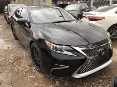 A picture of Super clean Lexus ES350 2015 registered price 16M fixed location