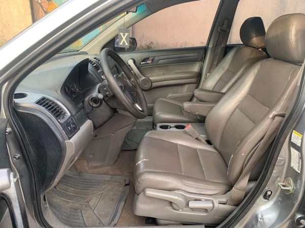 A picture of 2008 Nigeria used Honda CRV Engine gear and AC working