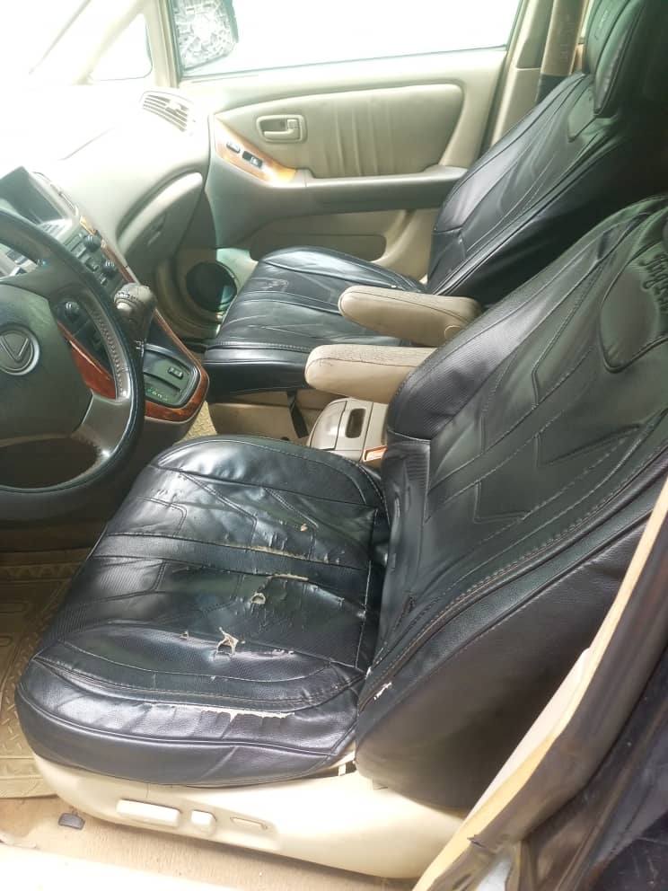 A picture of Lexus RX 300