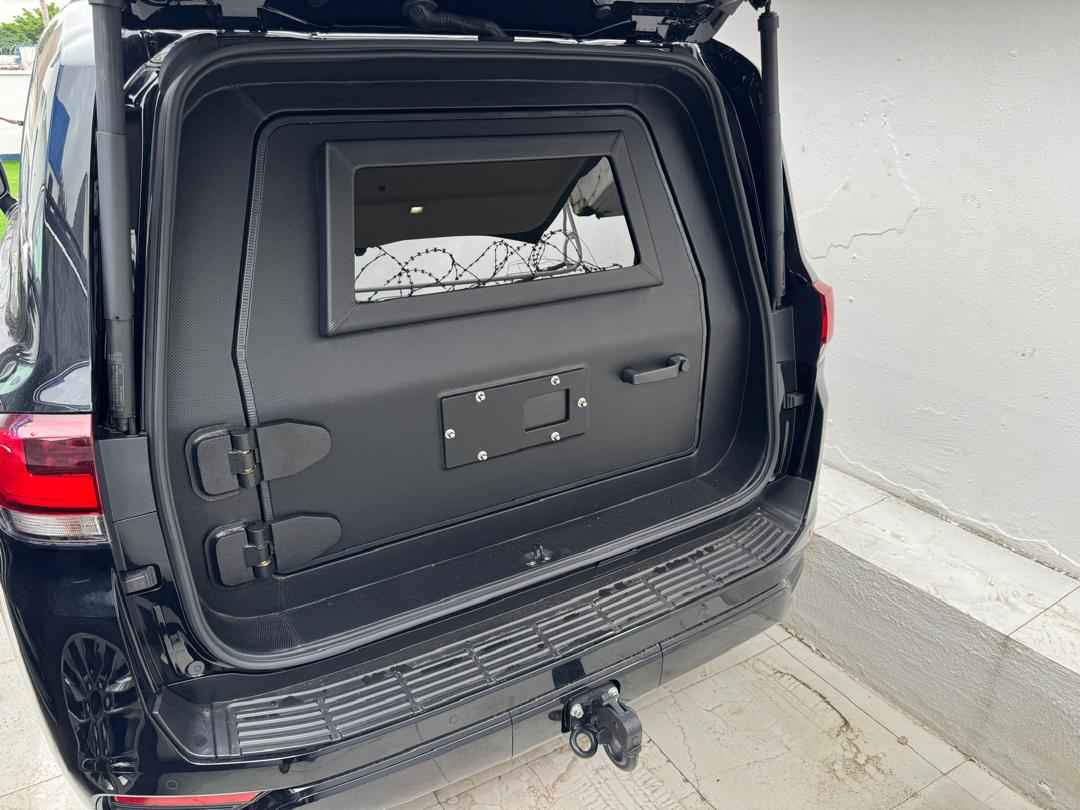 A picture of 2025 Toyota Prado