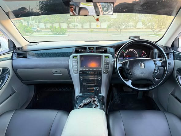 A picture of Bei mil 18 8 TOYOTA CROWN Athlete YEAR 2005 Cc