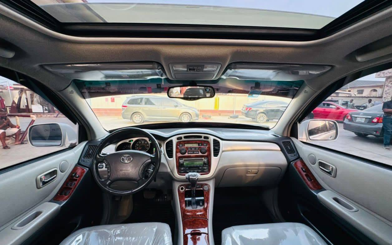 A picture of Super Clean Registered Toyota Highlander 2007