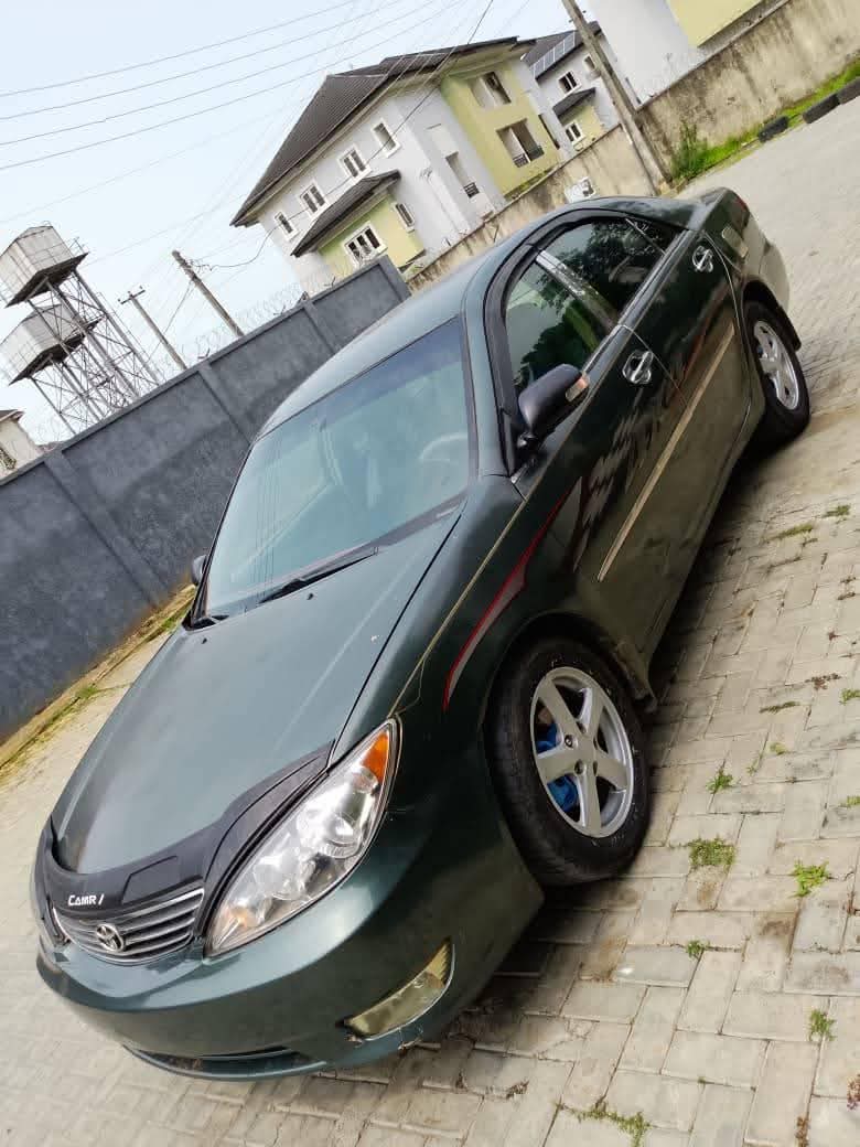 A picture of 2004 Toyota camry 04