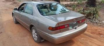 A picture of 2 2 camry tiny light