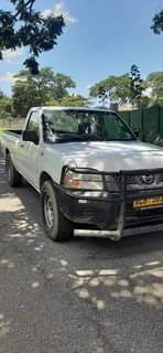 used nissan np300