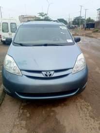 A picture of 2008 tokunbo Toyota sienna