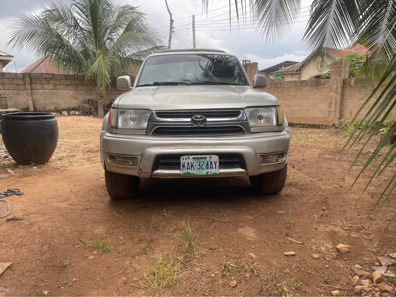 A picture of 2001 Toyota 4runner first body pan With good engine and