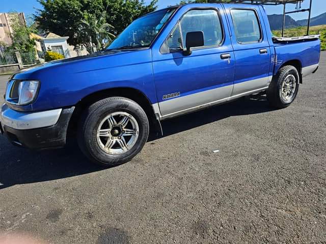 nissan navara