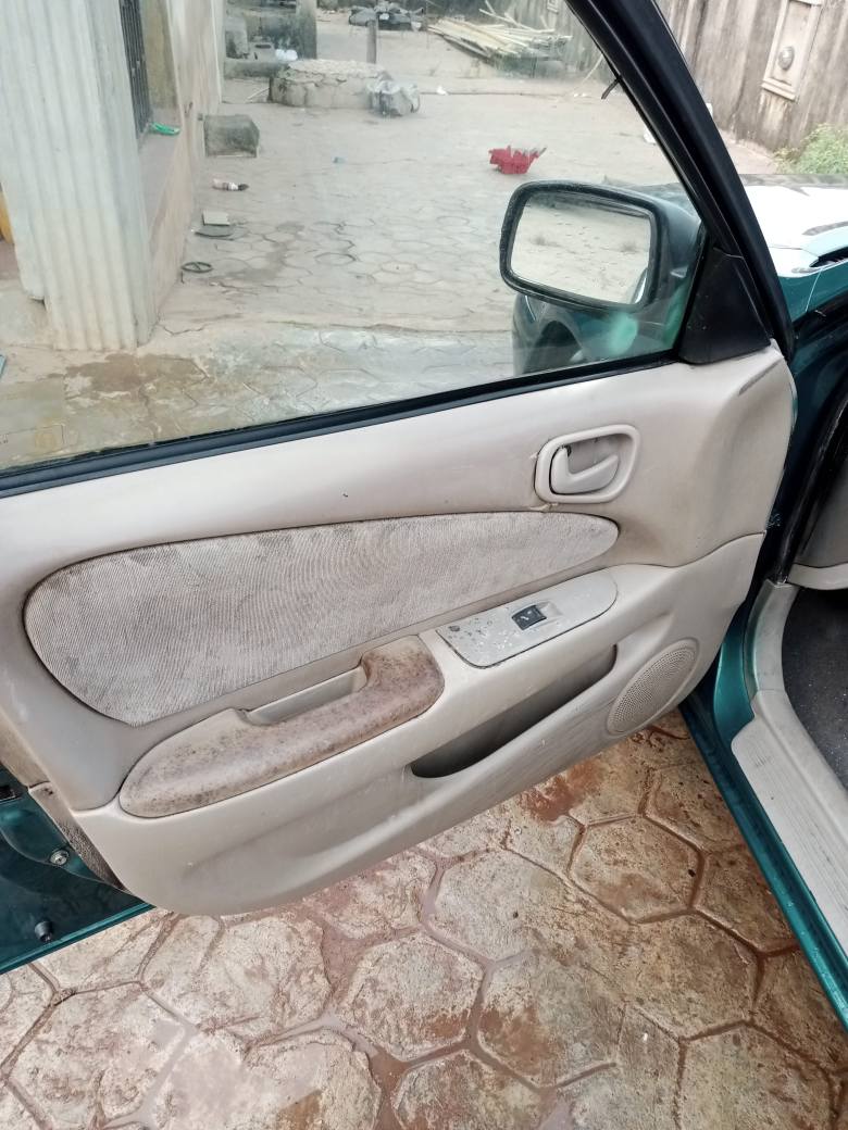 A picture of Toyota Corolla manual 08060150502