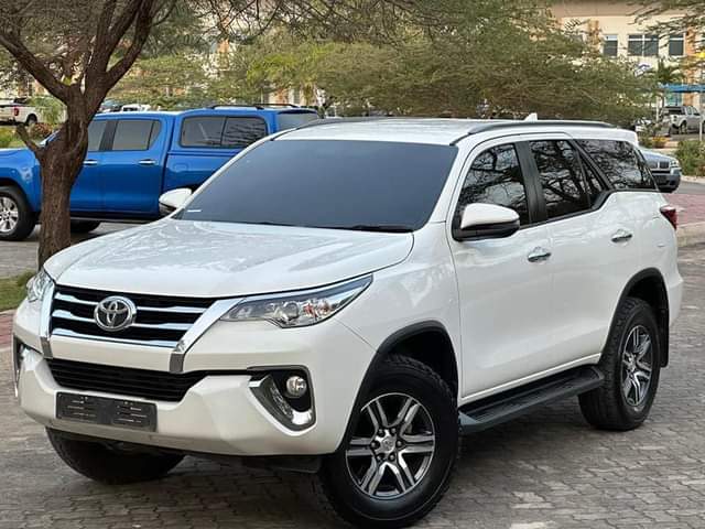 A picture of TOYOTA FORTUNER