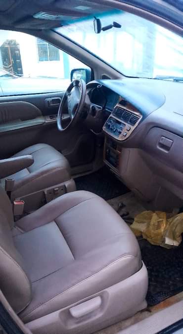A picture of 1999 used partly first body Toyota Sienna for sale at